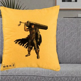 Perna Personalizata Berserk Guts Luptatorul Negru, 40x40 cm, Galben, Husa Detasabila, Perna Inclusa, BEKZ®