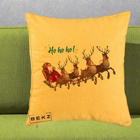 Perna Decorativa Ho Ho Ho Mos Craciun cu Sanie si Reni, 40x40 cm, Galben, Husa Detasabila, Perna Inclusa, BEKZ®