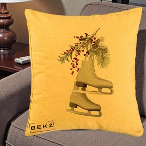 Perna Decorativa Patine cu Ramuri de Brad si Afine, 40x40 cm, Galben, Husa Detasabila, Perna Inclusa, BEKZ®