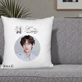Perna Personalizata K-pop BTS V Taehyung Portret Cerc Autograf, 40x40 cm, Alb Pufos, Husa Detasabila, Perna Inclusa, BEKZ®