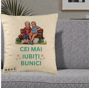 Cadou pentru Bunici - Perna Personalizata Cei Mai Iubiti Bunici Cuplu pe Banca Ilustratie, 40x40 cm, Bej, Husa Detasabila, Perna Inclusa, BEKZ®