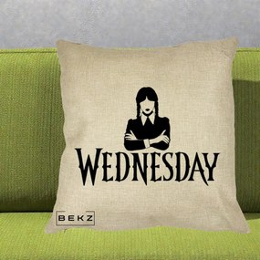 Perna Personalizata Wednesday Addams cu Brate Incrucisate, 40x40 cm, Crem, Husa Detasabila, Perna Inclusa, BEKZ®