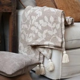 Pled țesut din bumbac și fibre reciclate, latte și crem, cu model de frunze și ciucuri, 150 x 130 cm, „Aix”