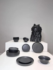 Set Farfurii Vulcano CARBON 18 piese (6 farfurii 25cm, 6 farfurii 20cm, 6 boluri 450ml)