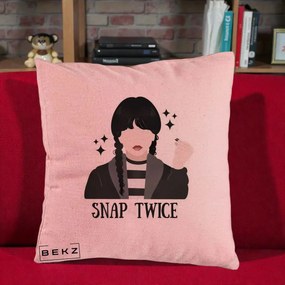 Perna Personalizata Wednesday Snap Twice, 40x40 cm, Roz, Husa Detasabila, Perna Inclusa, BEKZ®