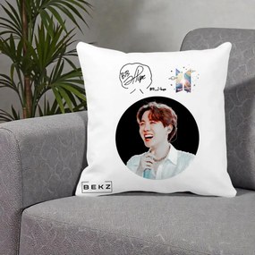 Perna Personalizata K-pop BTS J-Hope Portret cu Autograf, 40x40 cm, Alba Mata, Husa Detasabila, Perna Inclusa, BEKZ®
