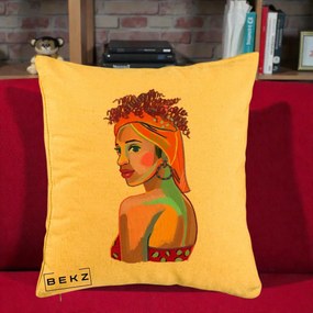 Perna Decorativa Portret Femeie Colorat Pop Art, 40x40 cm, Galben, Husa Detasabila, Perna Inclusa, BEKZ®