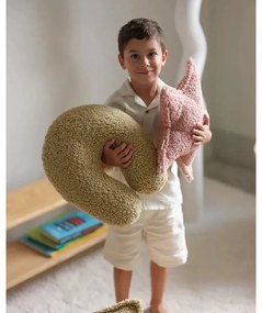 Pernă decorativă pentru copii roz cu tapițerie din țesătură bouclé Star – Wigiwama