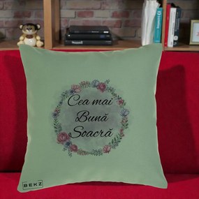 Cadou pentru Soacra - Perna Personalizata Cea mai Buna Soacra cu Coronita Flori Roz si Mov, 40x40 cm, Verde, Husa Detasabila, Perna Inclusa, BEKZ®