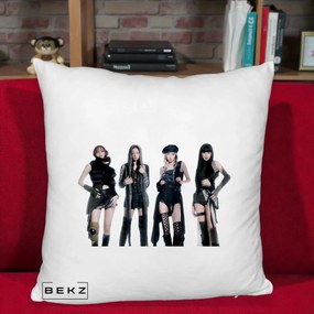 Perna Personalizata K-pop BLACKPINK Tinute Negre Elegante Grup, 40x40 cm, Alb Pufos, Husa Detasabila, Perna Inclusa, BEKZ®