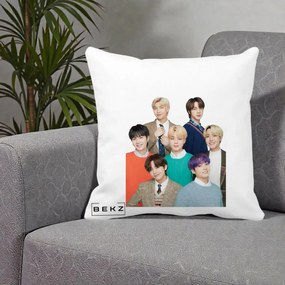 Perna Personalizata K-pop BTS Fotografie Grup Tinute Elegante, 40x40 cm, Alba Mata, Husa Detasabila, Perna Inclusa, BEKZ®