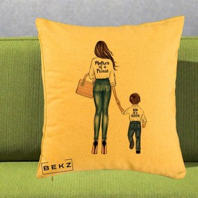 Cadou pentru Mama - Perna Personalizata, Model Mother of a Prince, 40x40 cm, Galben, Husa Detasabila, Perna Inclusa, BEKZ®