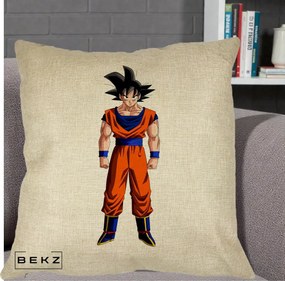 Perna Personalizata Dragon Ball Goku Complet in Gi Portocaliu, 40x40 cm, Crem, Husa Detasabila, Perna Inclusa, BEKZ®