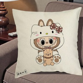 Perna Personalizata Labubu x Hello Kitty Maro-Vintage, 40x40 cm, Ecru, Husa Detasabila, Perna Inclusa, BEKZ®