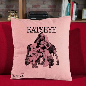Perna Personalizata K-pop KATSEYE Foto Roz Vintage, 40x40 cm, Roz, Husa Detasabila, Perna Inclusa, BEKZ®