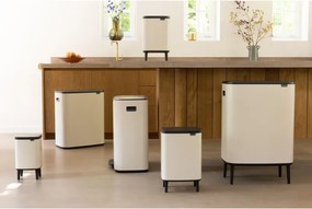 Cos de gunoi Brabantia Bo Touch Hi 1010457, 60 l, Manere laterale, Picioare reglabile, Bej