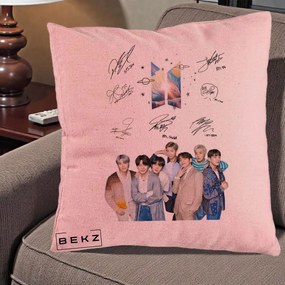 Perna Personalizata K-pop BTS Autografe Toti Membrii Fotografie, 40x40 cm, Roz, Husa Detasabila, Perna Inclusa, BEKZ®