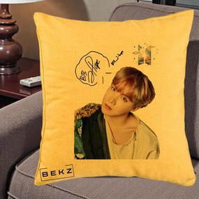 Perna Personalizata K-pop BTS J-Hope Par Roz Autograf, 40x40 cm, Galben, Husa Detasabila, Perna Inclusa, BEKZ®