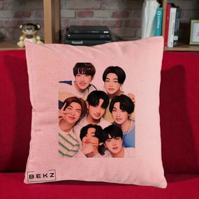 Perna Personalizata K-pop BTS Bangtan Boys Portret Grup Fanart, 40x40 cm, Roz, Husa Detasabila, Perna Inclusa, BEKZ®