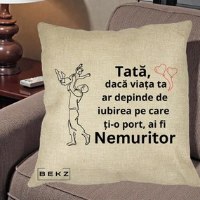Cadou pentru Tata - Perna Personalizata Tata Nemuritor Joaca in Aer, 40x40 cm, Crem, Husa Detasabila, Perna Inclusa, BEKZ®