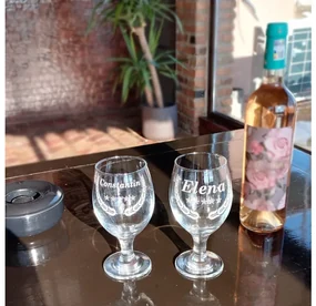 Set 2 pahare vin / bere, personalizate cu nume