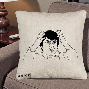 Perna Decorativa Jackie Chan WTF, 40x40 cm, Bej Canapea, Husa Detasabila, Perna Inclusa, BEKZ®