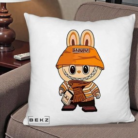 Perna Personalizata Labubu Streetwear Portocaliu, 40x40 cm, Alb Pufos, Husa Detasabila, Perna Inclusa, BEKZ®