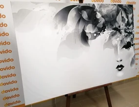 Tablou chip feminin la modă cu elemente abstracte în alb-negru