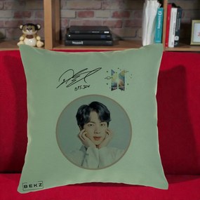 Perna Personalizata K-pop BTS Jin Portret cu Autograf, 40x40 cm, Verde, Husa Detasabila, Perna Inclusa, BEKZ®