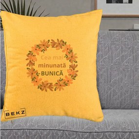 Cadou pentru Bunica - Perna Personalizata Cea Mai Minunata Bunica Coronita Flori Roz, 40x40 cm, Galben, Husa Detasabila, Perna Inclusa, BEKZ®