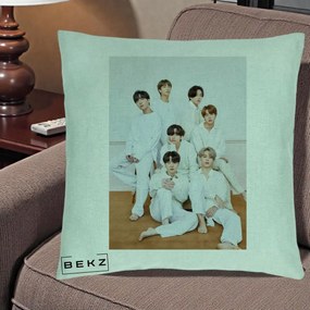 Perna Personalizata K-pop BTS Foto Grup All-White Elegant, 40x40 cm, Verde Menta, Husa Detasabila, Perna Inclusa, BEKZ®