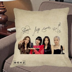 Perna Personalizata K-pop BLACKPINK Semnaturi, 40x40 cm, Crem, Husa Detasabila, Perna Inclusa, BEKZ®