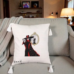 Perna Personalizata Hellsing Alucard cu Pistoale, 40x40 cm, Bej cu Franjuri, Husa Detasabila, Perna Inclusa, BEKZ®