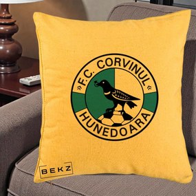 Perna Personalizata FC Corvinul Hunedoara Fotbal, 40x40 cm, Galben, Husa Detasabila, Perna Inclusa, BEKZ®