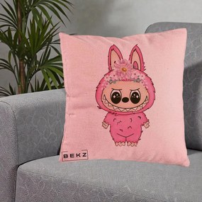 Perna Personalizata Labubu Roz cu Coroana Florala, 40x40 cm, Roz, Husa Detasabila, Perna Inclusa, BEKZ®