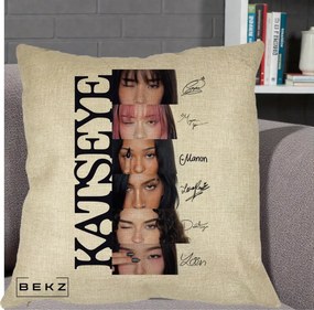 Perna Personalizata K-pop KATSEYE Semnaturi Membre Foto, 40x40 cm, Crem, Husa Detasabila, Perna Inclusa, BEKZ®