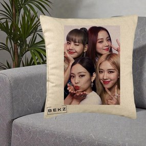 Perna Personalizata K-pop BLACKPINK Foto Grup Selfie 4 Membre, 40x40 cm, Bej, Husa Detasabila, Perna Inclusa, BEKZ®