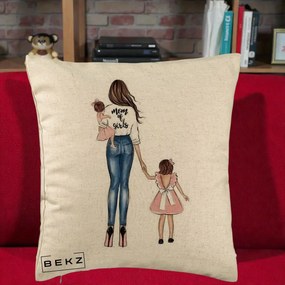 Cadou pentru Mama - Perna Personalizata Mom of Girls Mama cu Fetele, 40x40 cm, Bej, Husa Detasabila, Perna Inclusa, BEKZ®