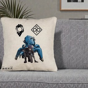 Perna Personalizata Ghost in the Shell Motoko si Tachikoma, 40x40 cm, Bej Canapea, Husa Detasabila, Perna Inclusa, BEKZ®