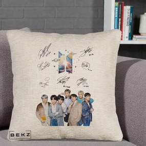 Perna Personalizata K-pop BTS Autografe Toti Membrii Fotografie, 40x40 cm, Bej Canapea, Husa Detasabila, Perna Inclusa, BEKZ®