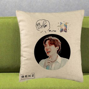 Perna Personalizata K-pop BTS J-Hope Portret cu Autograf, 40x40 cm, Bej, Husa Detasabila, Perna Inclusa, BEKZ®