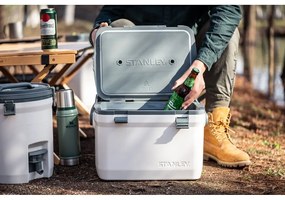 Termos verde din oțel inoxidabil 750 ml Legendary Classic Hammer Tone Green – Stanley