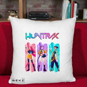 Perna Personalizata K-pop HUNTRX Trio cu Pisica in Benzi, 40x40 cm, Alb Pufos, Husa Detasabila, Perna Inclusa, BEKZ®