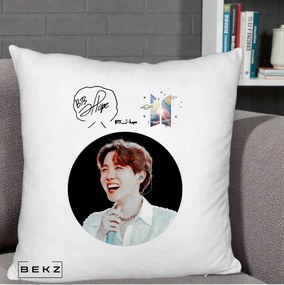 Perna Personalizata K-pop BTS J-Hope Portret cu Autograf, 40x40 cm, Alb Pufos, Husa Detasabila, Perna Inclusa, BEKZ®