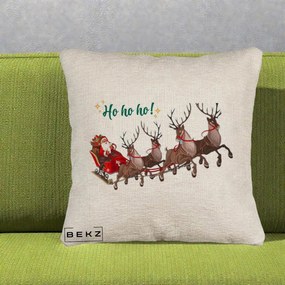 Perna Decorativa Ho Ho Ho Mos Craciun cu Sanie si Reni, 40x40 cm, Bej Canapea, Husa Detasabila, Perna Inclusa, BEKZ®