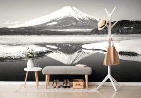 Fototapet muntele japonez Fuji în alb-negru