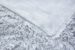 Deka s dlouhým vlasem