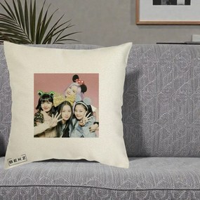 Perna Personalizata K-pop BLACKPINK Accesorii Haioase, 40x40 cm, Ecru, Husa Detasabila, Perna Inclusa, BEKZ®