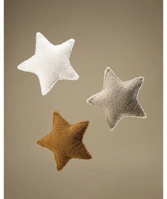 Pernă decorativă pentru copii maro deschis cu tapițerie din țesătură bouclé Star – Wigiwama