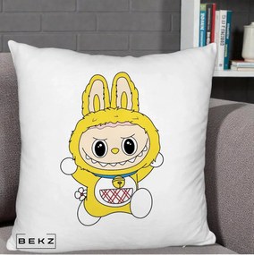 Perna Personalizata Labubu Galben Doraemon, 40x40 cm, Alb Pufos, Husa Detasabila, Perna Inclusa, BEKZ®